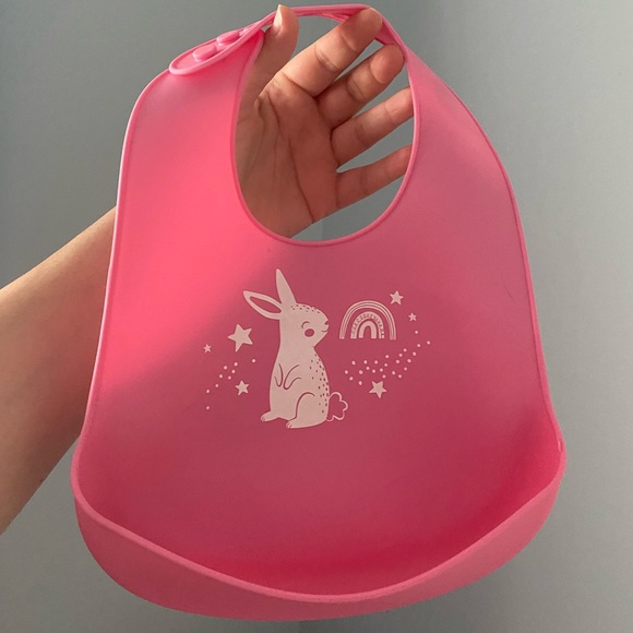 2 New baby girl bibs - Picture 3 of 3